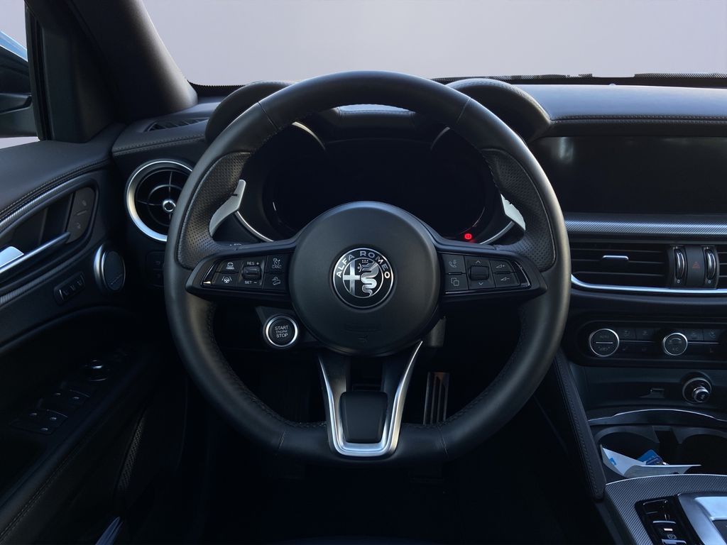 Alfa Romeo Stelvio 2023