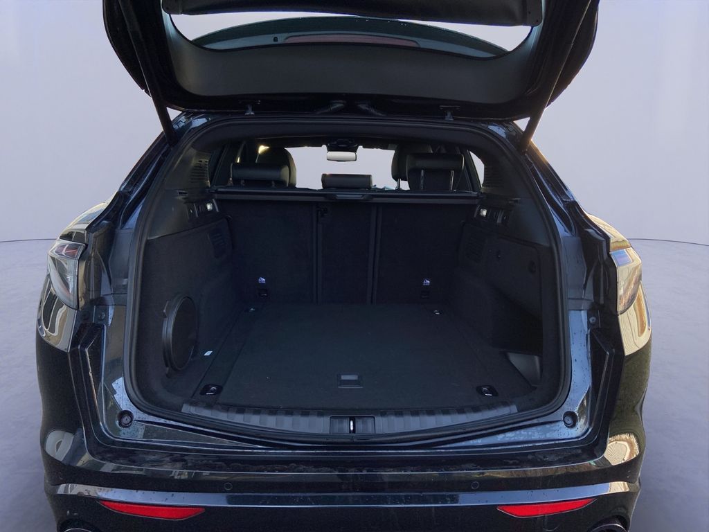 Alfa Romeo Stelvio 2023