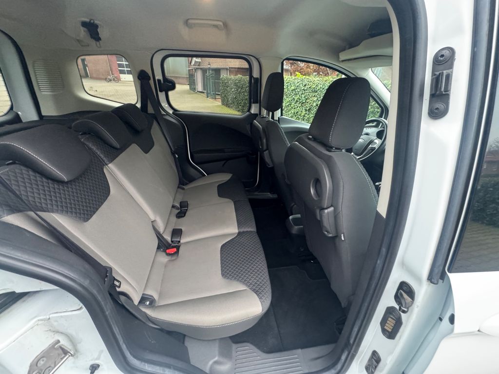 Ford Tourneo Courier 2017