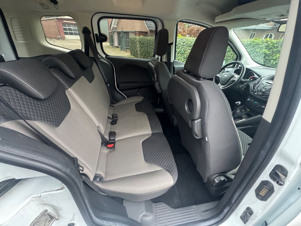 Ford Tourneo Courier 2017