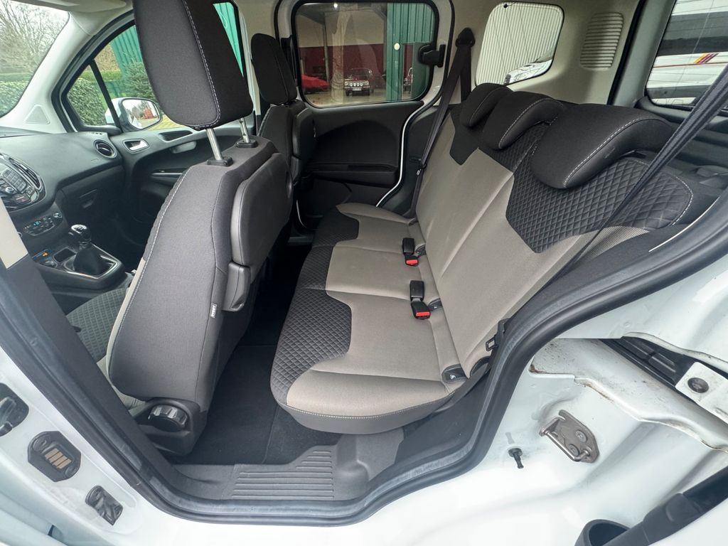 Ford Tourneo Courier 2017