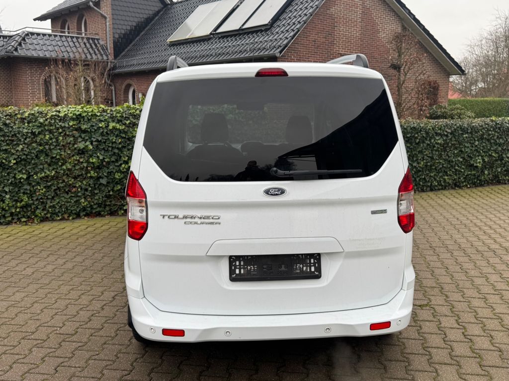 Ford Tourneo Courier 2017
