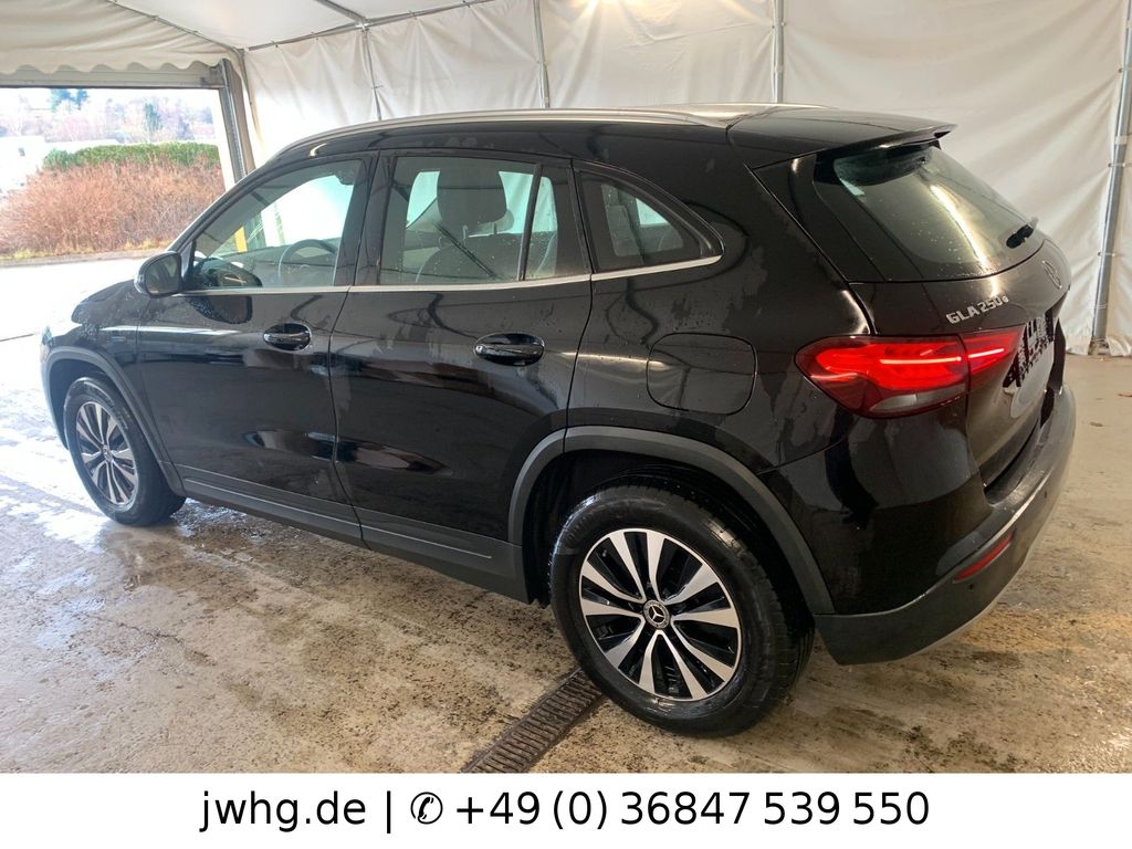 Mercedes-Benz GLA 250 2021