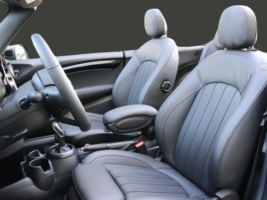 MINI Cooper Cabrio 2024