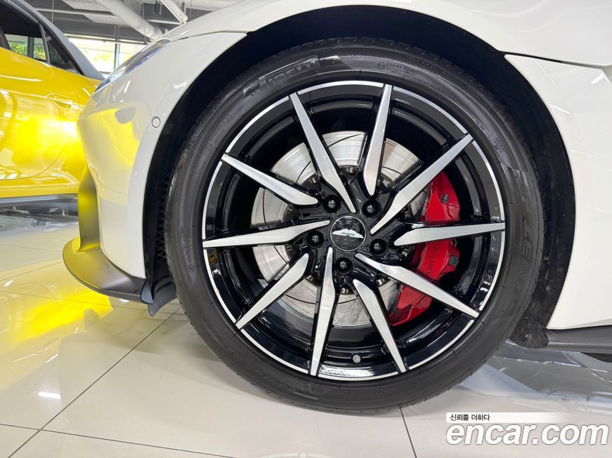 Astonmartin Vantage 2019