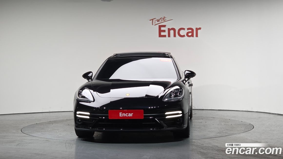 Porsche Panamera 2023