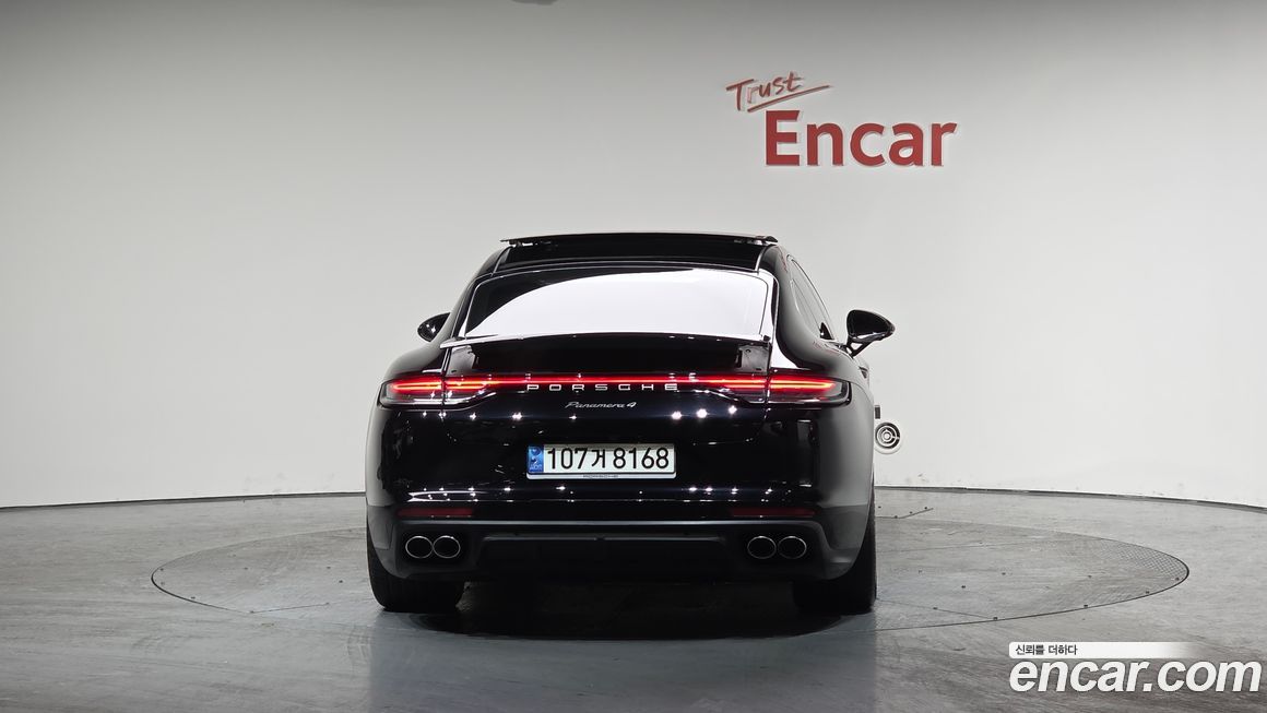 Porsche Panamera 2023