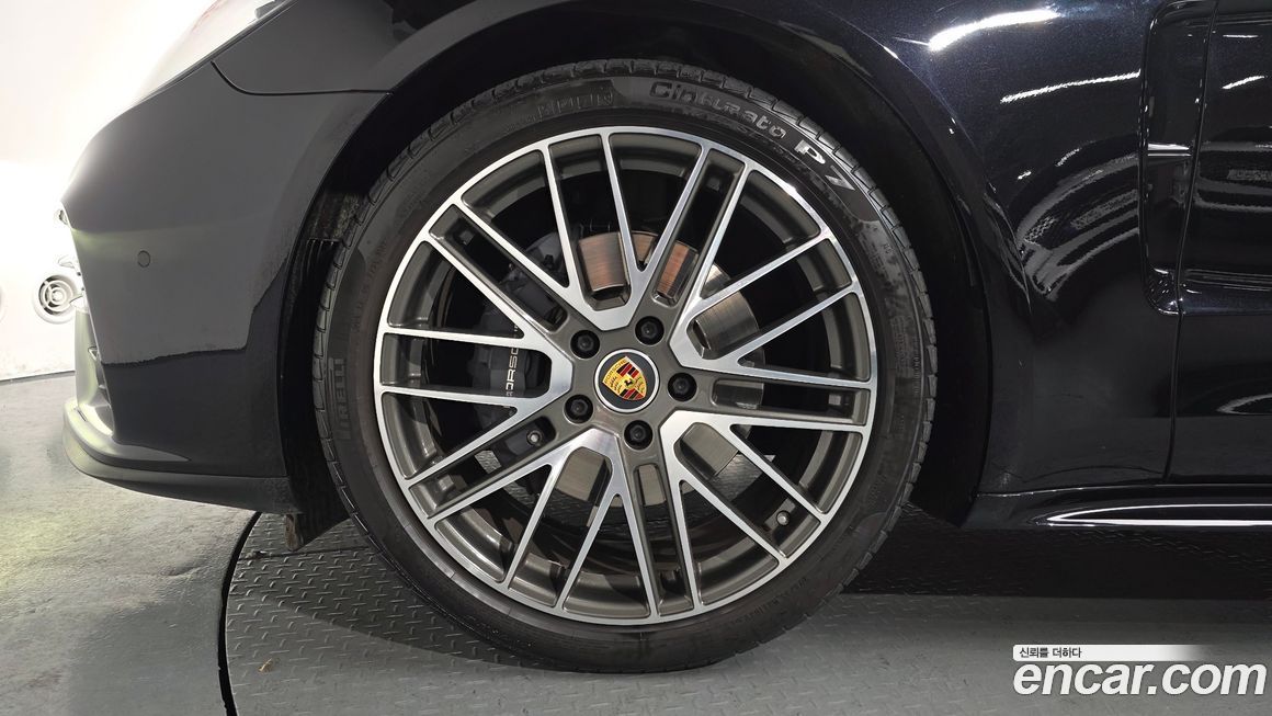 Porsche Panamera 2023