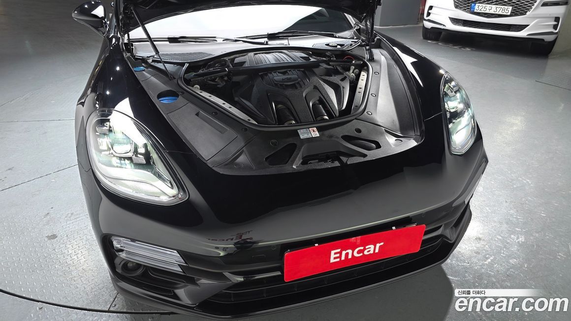 Porsche Panamera 2023