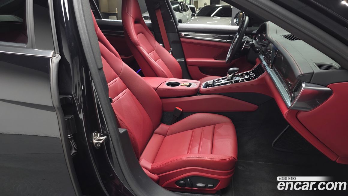 Porsche Panamera 2023
