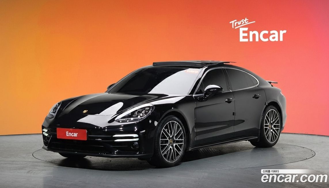 Porsche Panamera 2023