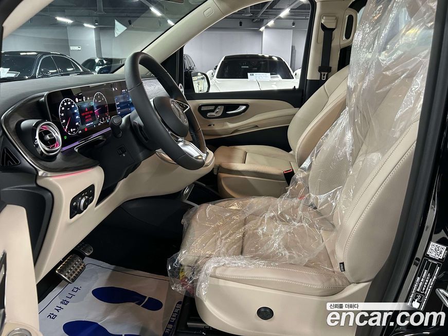 Mercedes-Benz V-Class 2025