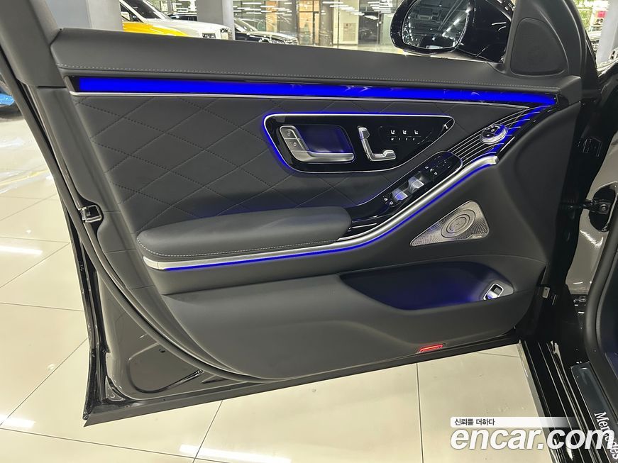 Mercedes-Benz S-Class 2024