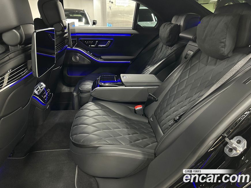 Mercedes-Benz S-Class 2024