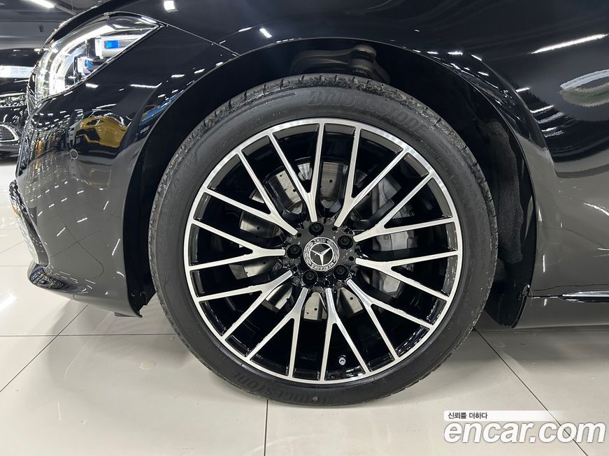 Mercedes-Benz S-Class 2024