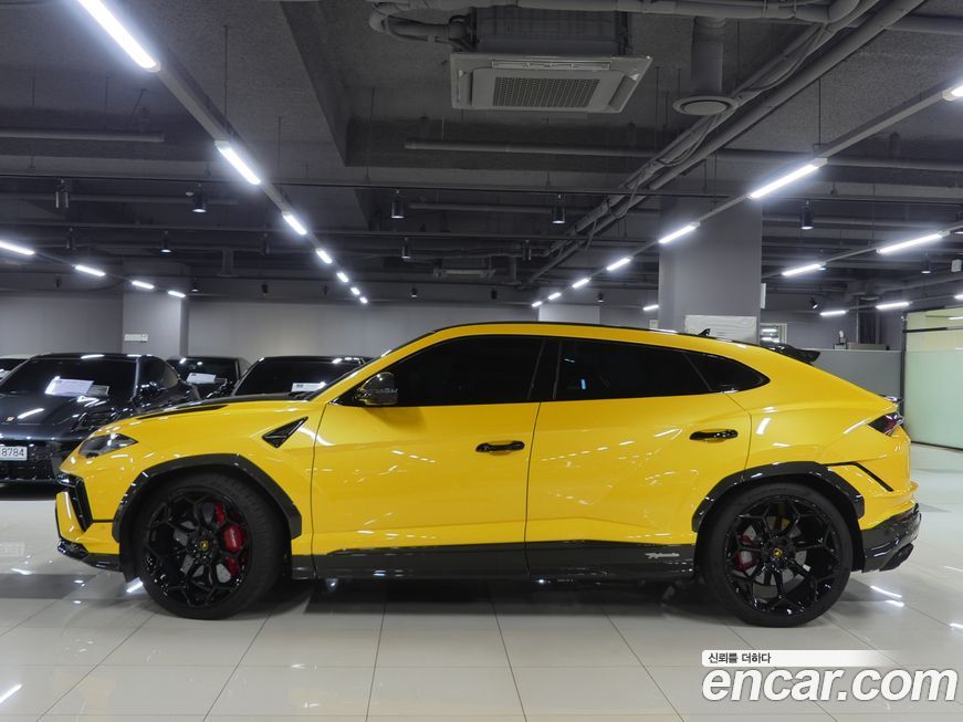 Lamborghini Urus 2024