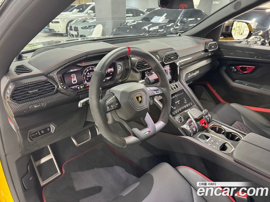 Lamborghini Urus 2024