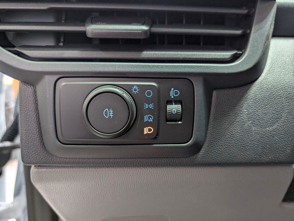 Ford Tourneo Custom 2025