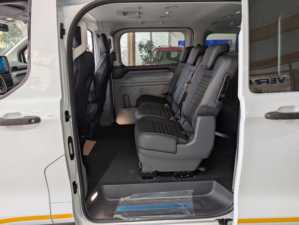 Ford Tourneo Custom 2025