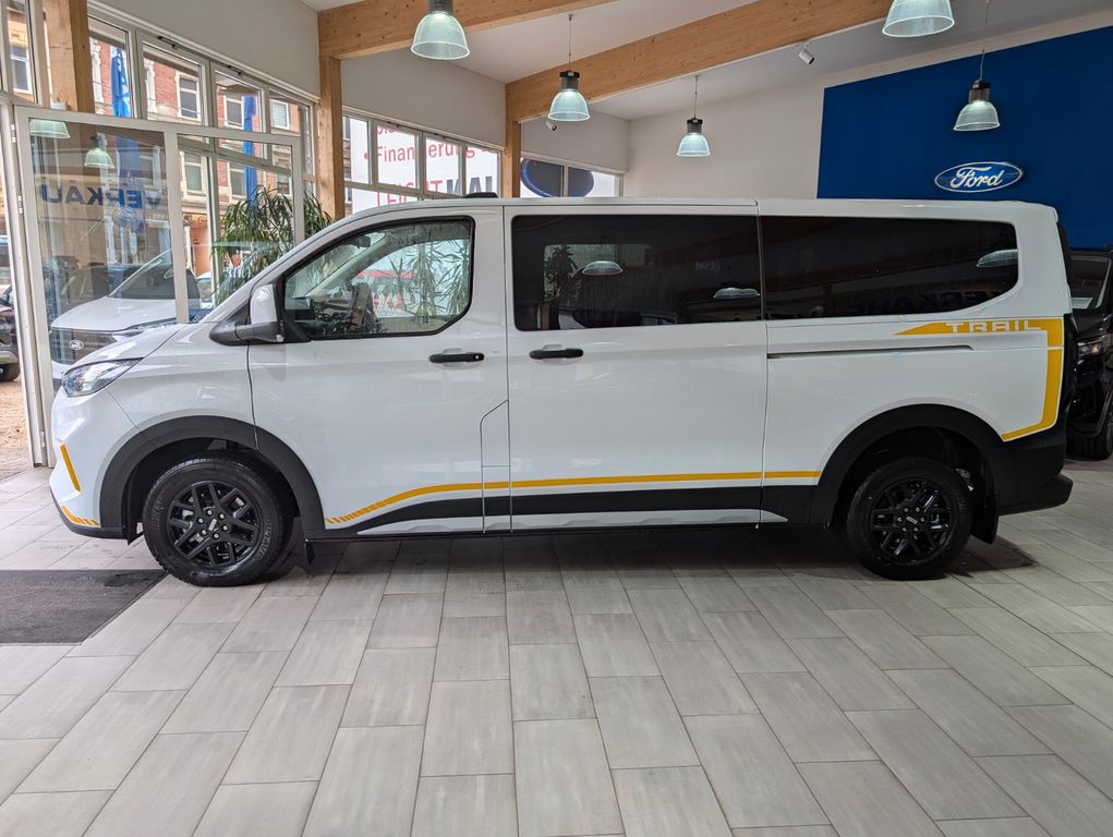 Ford Tourneo Custom 2025