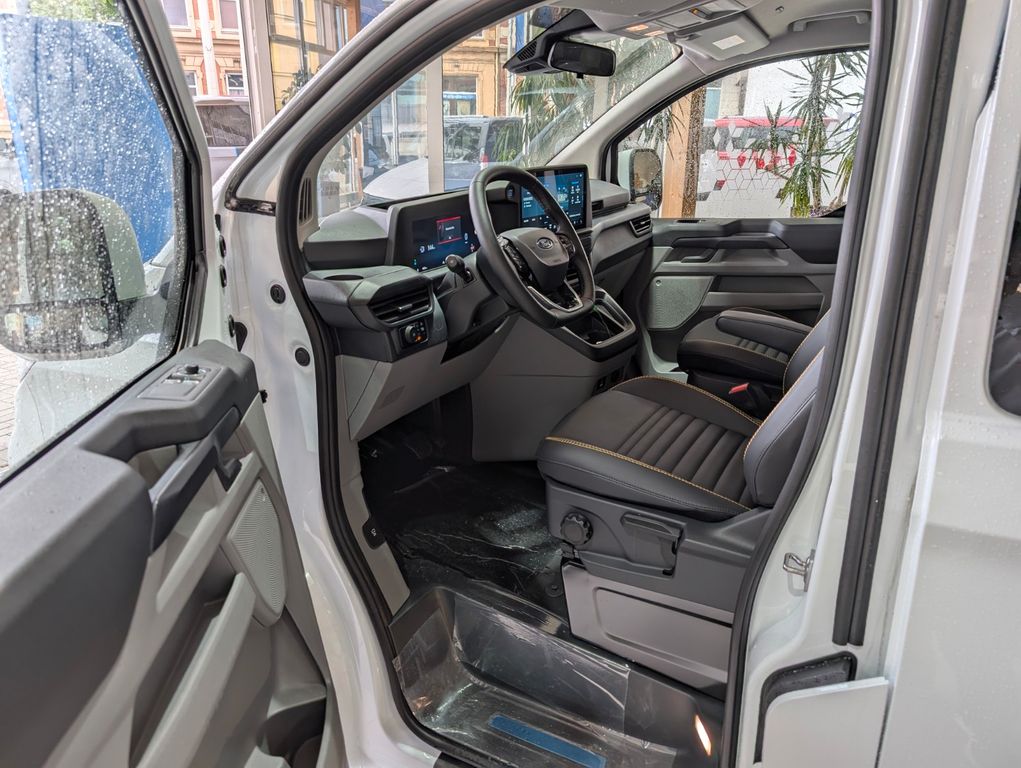 Ford Tourneo Custom 2025