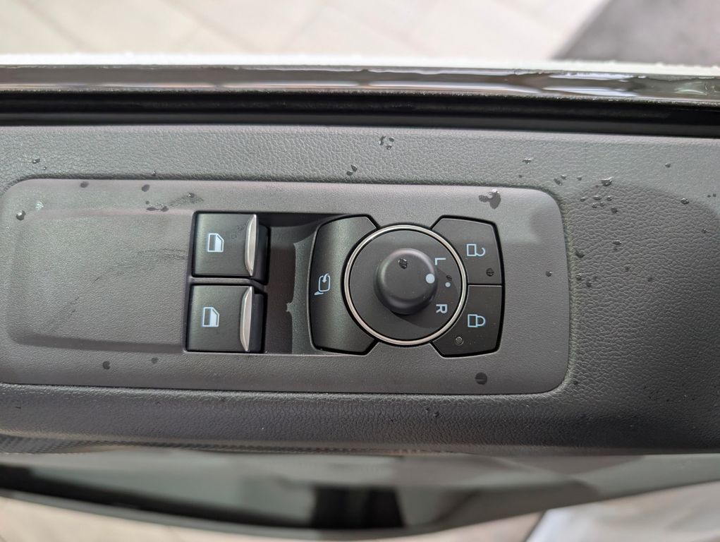 Ford Tourneo Custom 2025