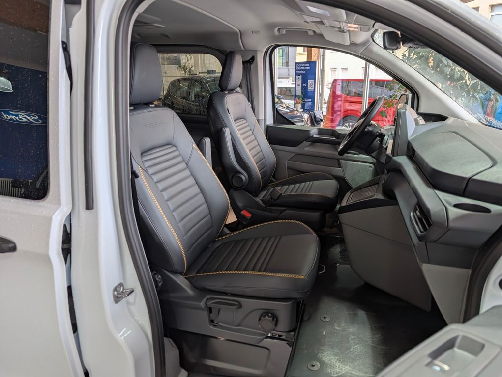 Ford Tourneo Custom 2025