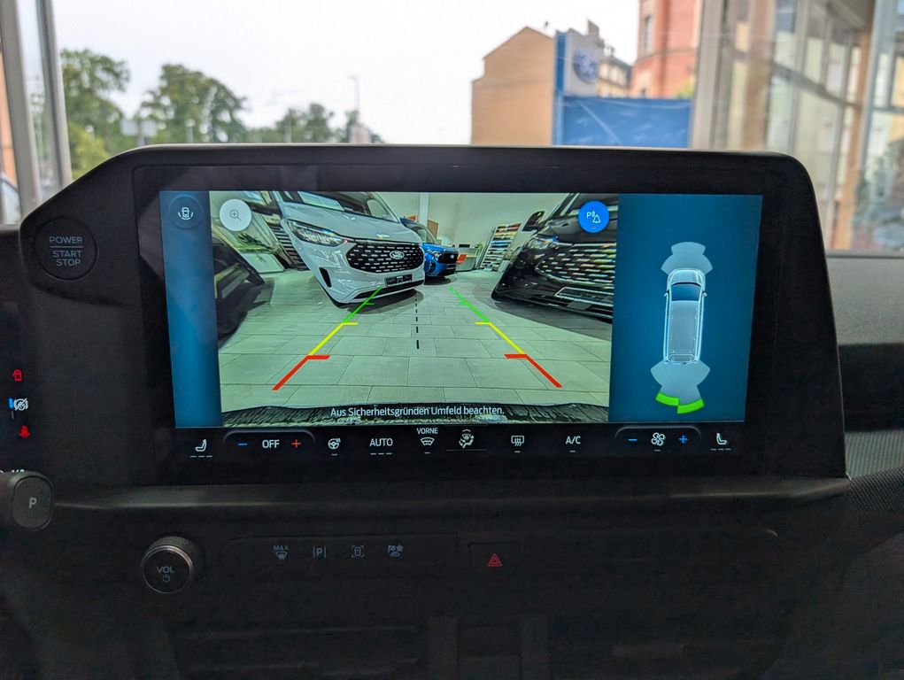 Ford Tourneo Custom 2025