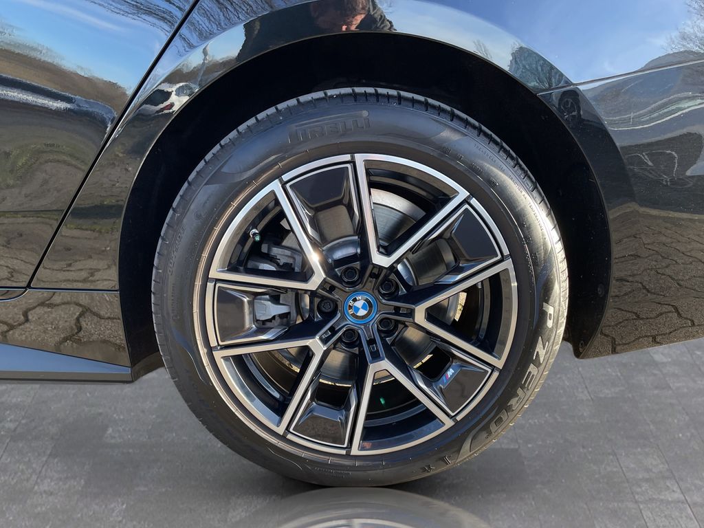 BMW i4 2023