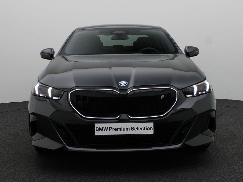 BMW i5 2025