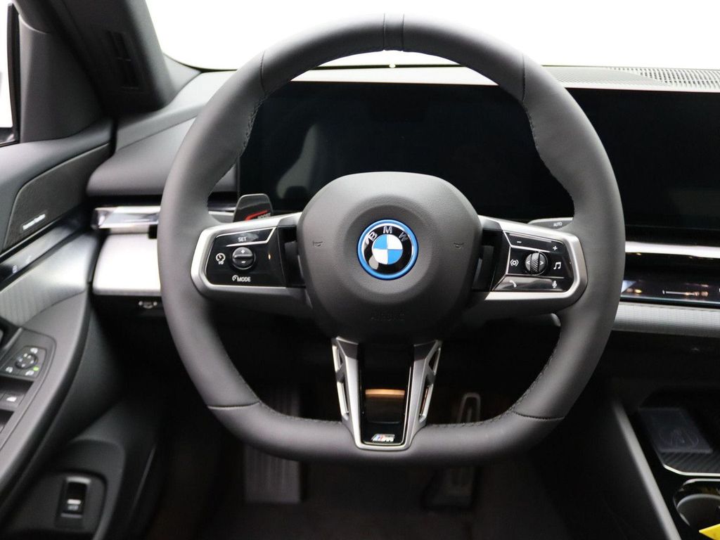BMW i5 2025