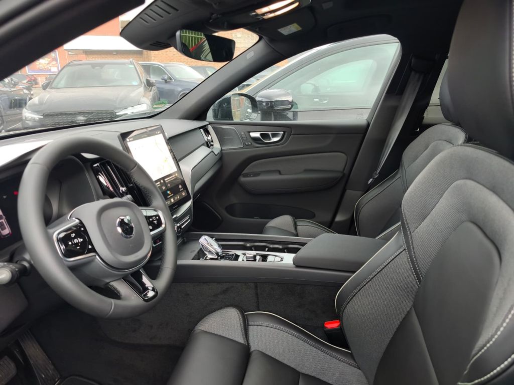 Volvo XC60 2025
