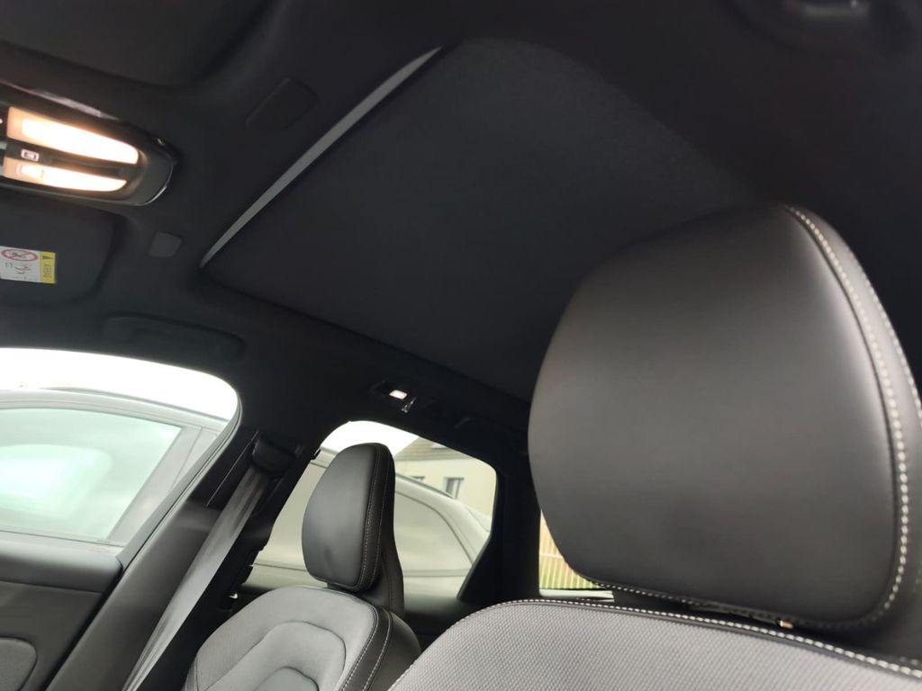 Volvo XC60 2025