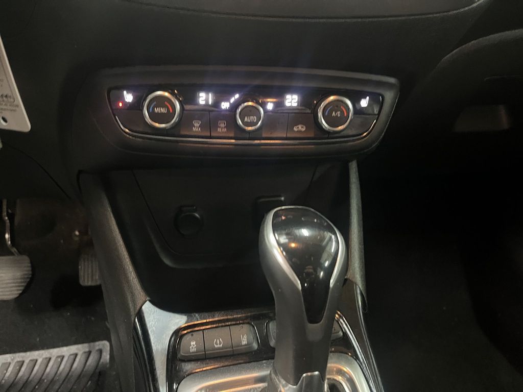 Opel Crossland (X) 2022