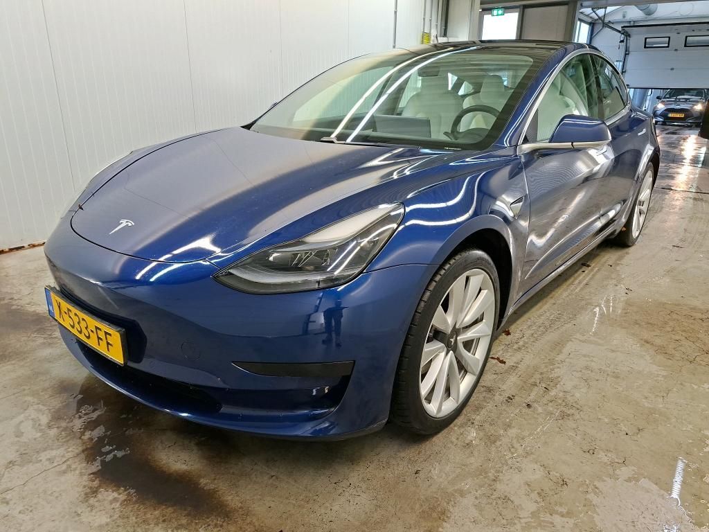 Tesla Model 3 2020