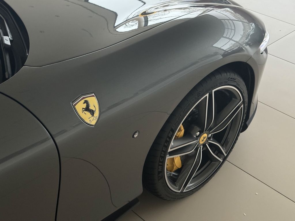 Ferrari Roma 2025