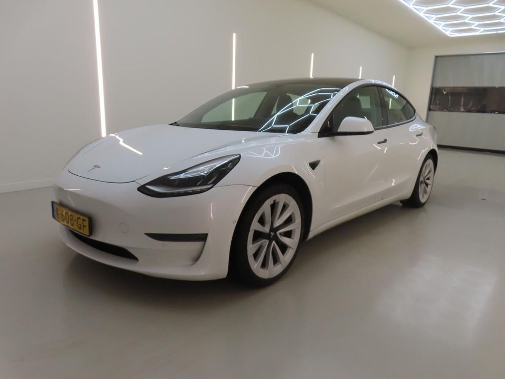 Tesla Model 3 2020