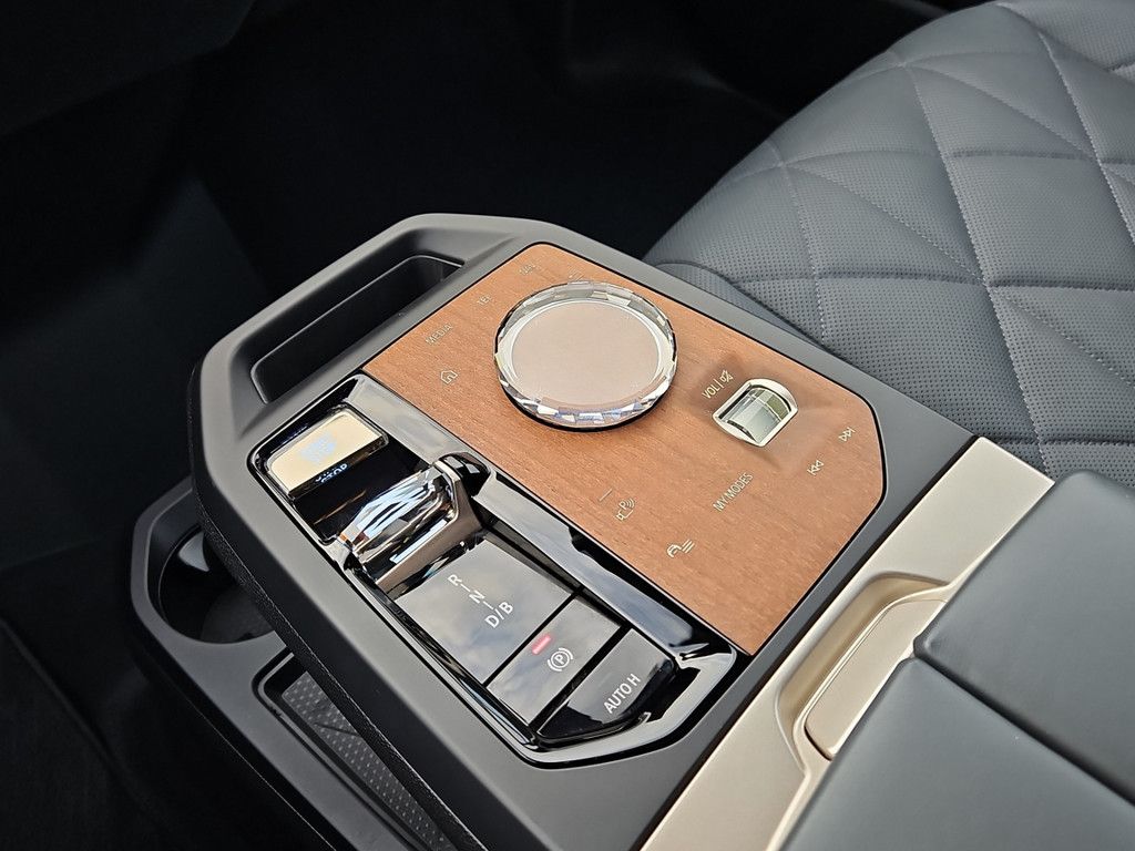 BMW iX 2023