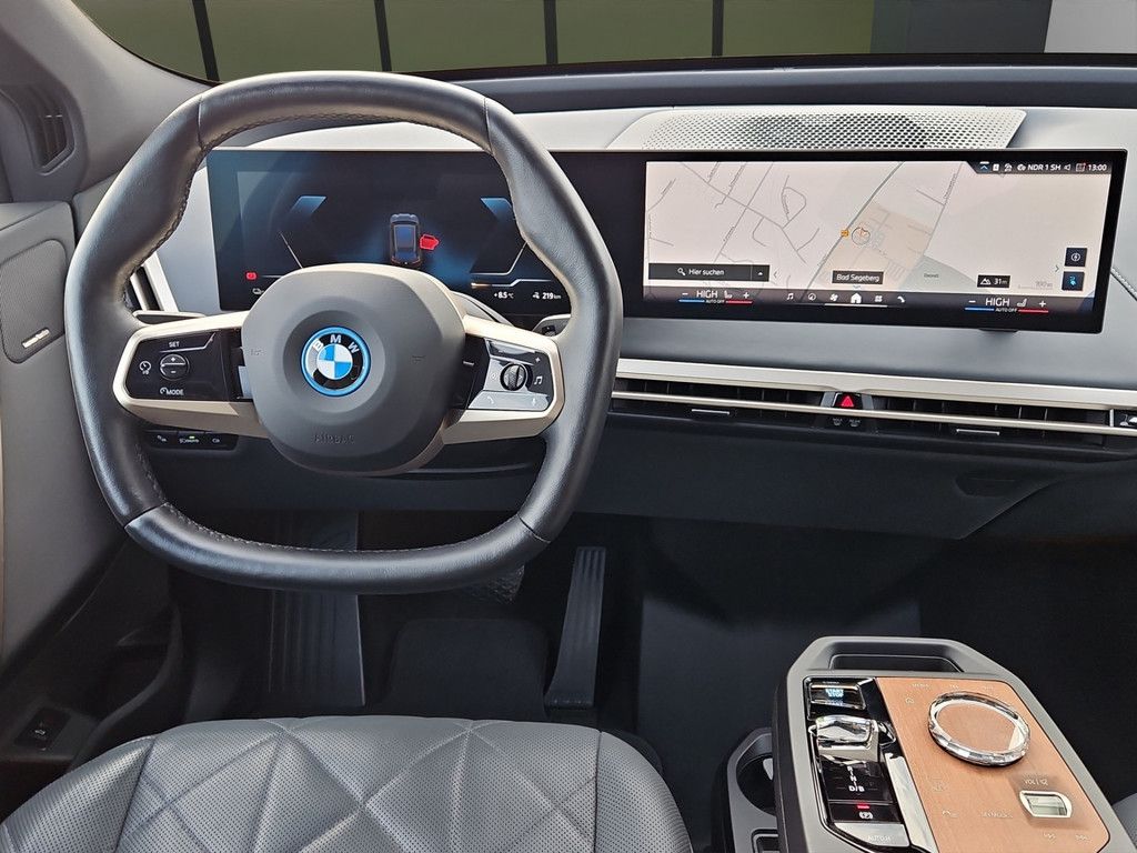 BMW iX 2023