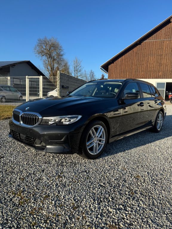 BMW 318 2022