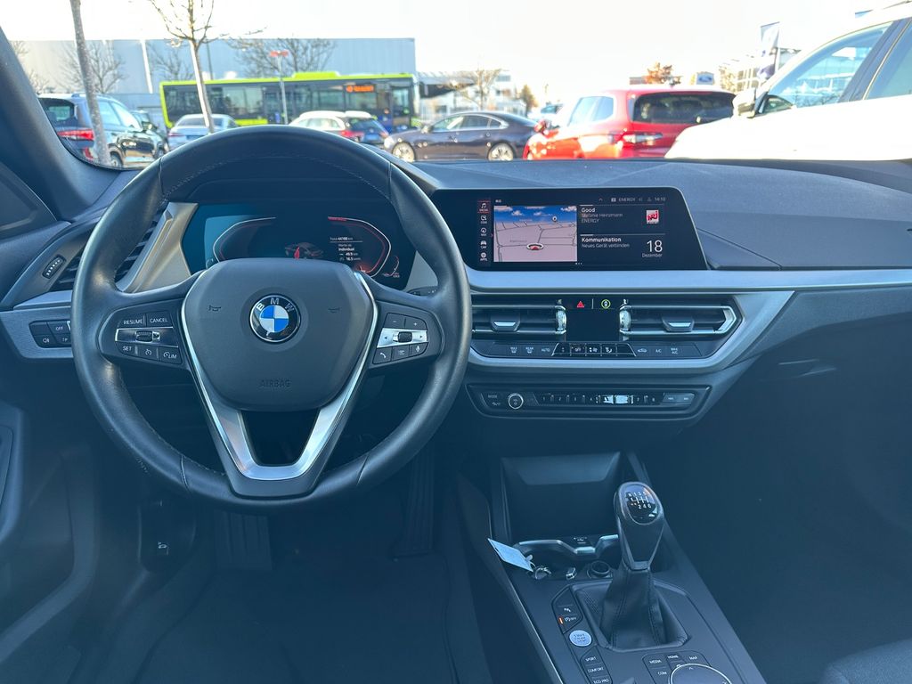 BMW 218 2021