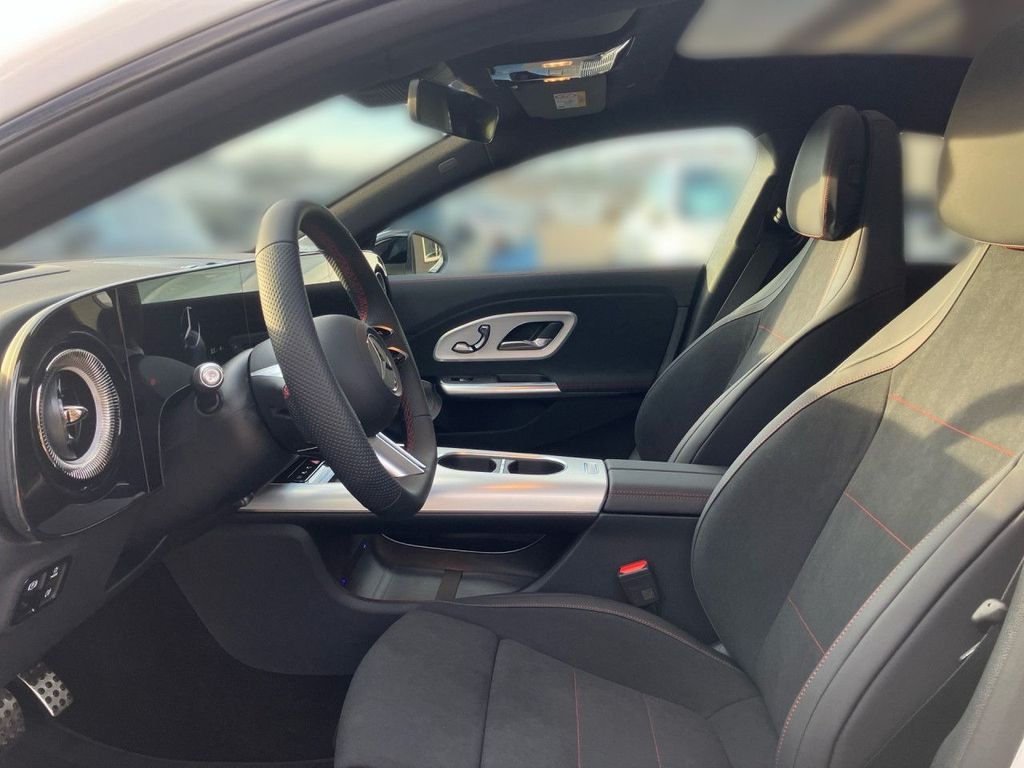 Mercedes-Benz CLA 350 2025