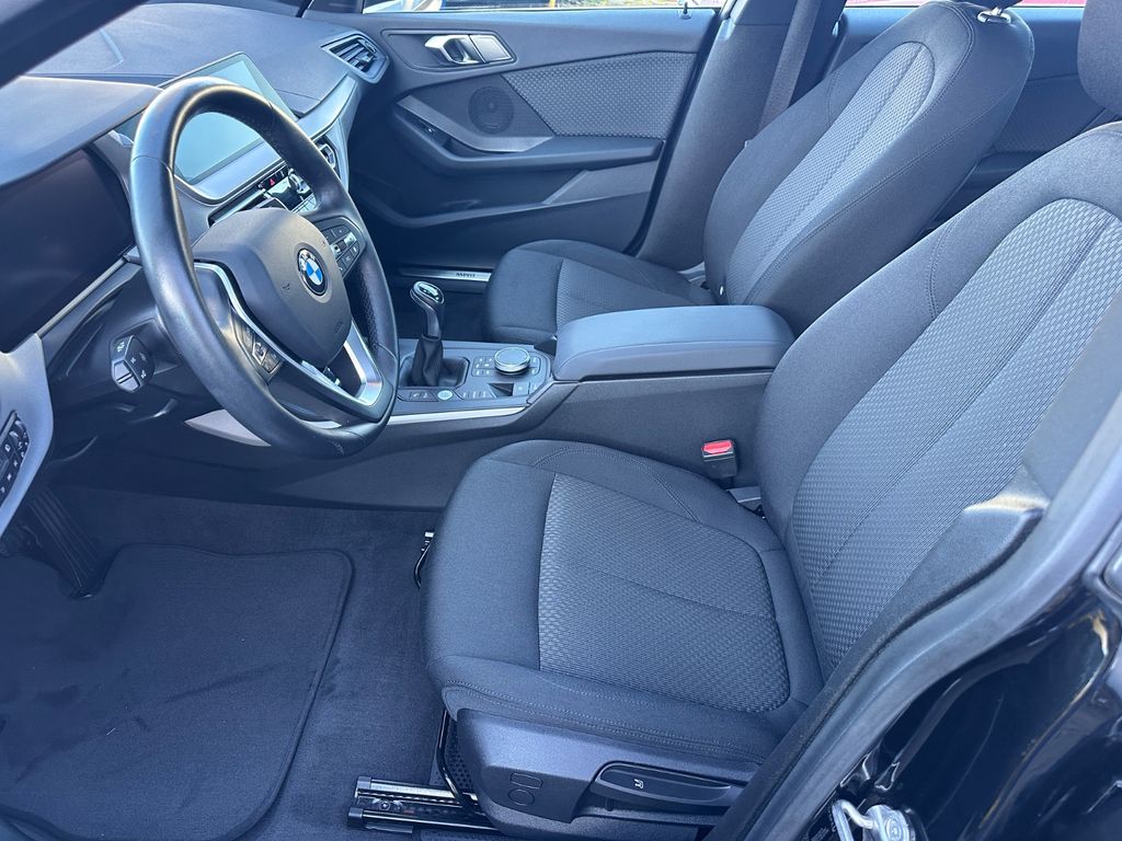 BMW 218 2021