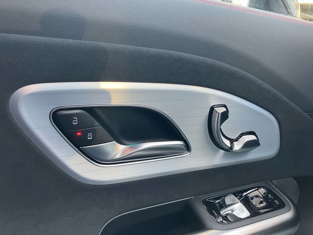 Mercedes-Benz CLA 350 2025