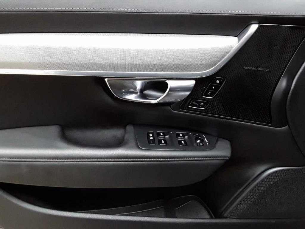 Volvo V90 2022
