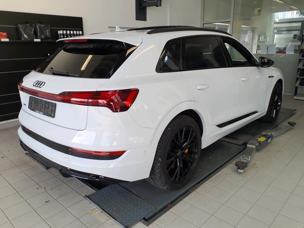 Audi e-tron 2022
