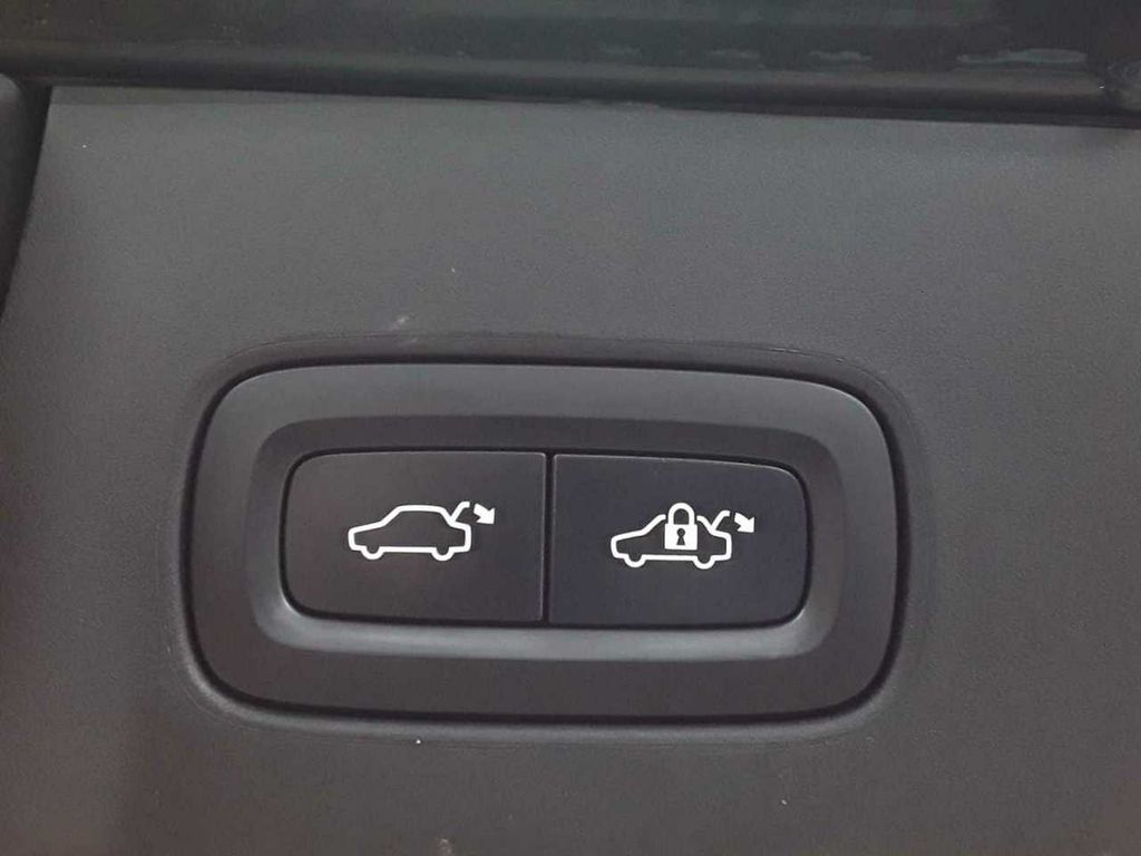 Volvo V90 2022