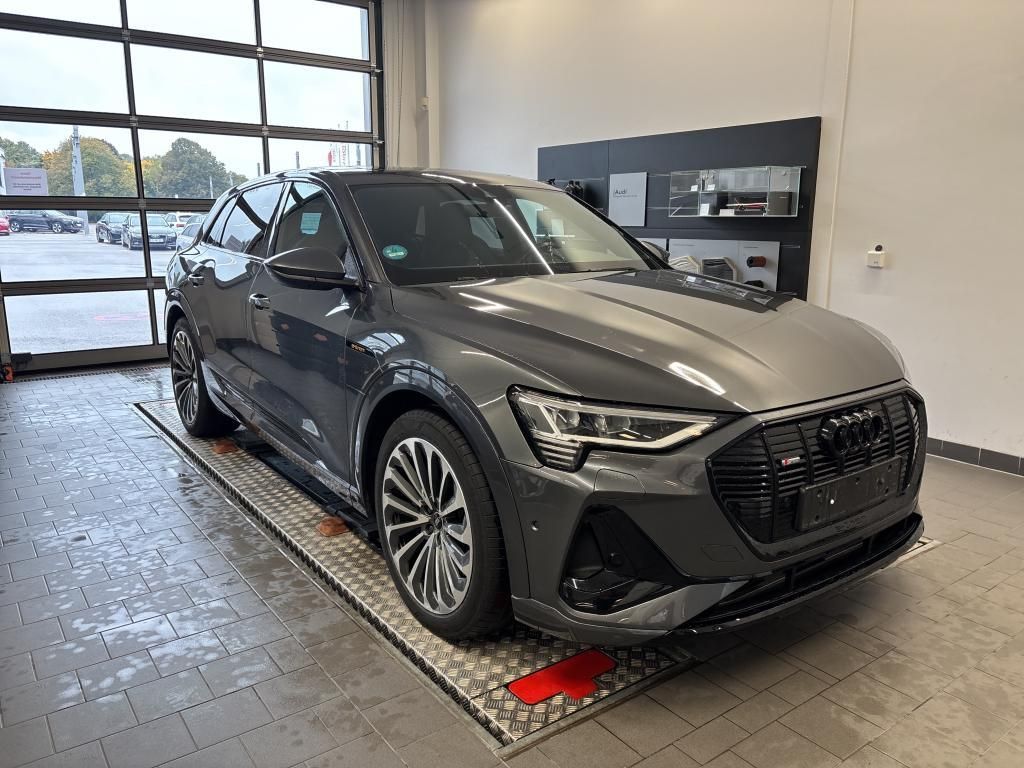 Audi e-tron 2022