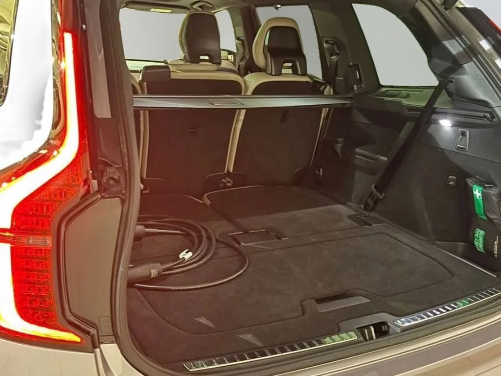 Volvo XC90 2025