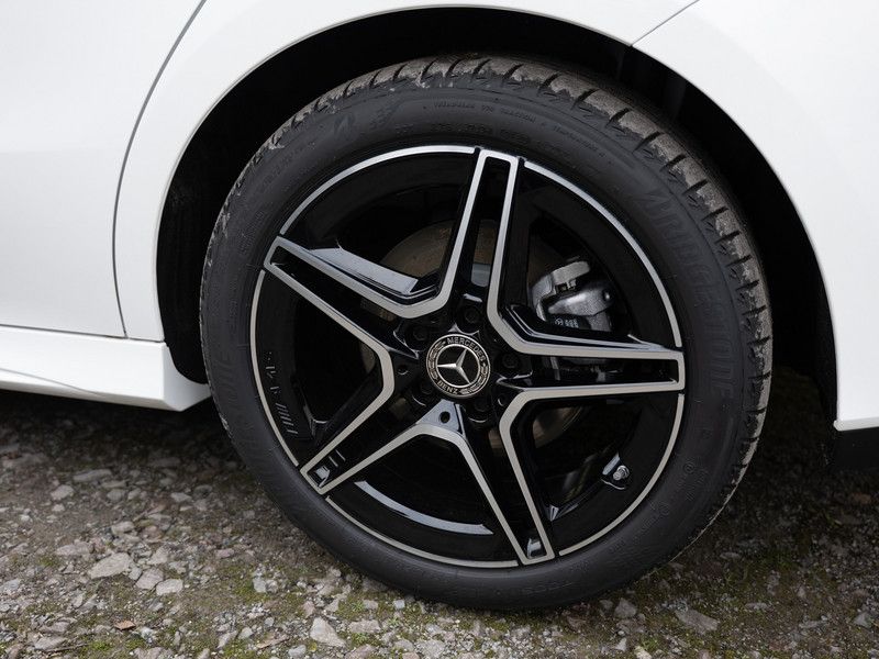 Mercedes-Benz CLA 200 2025